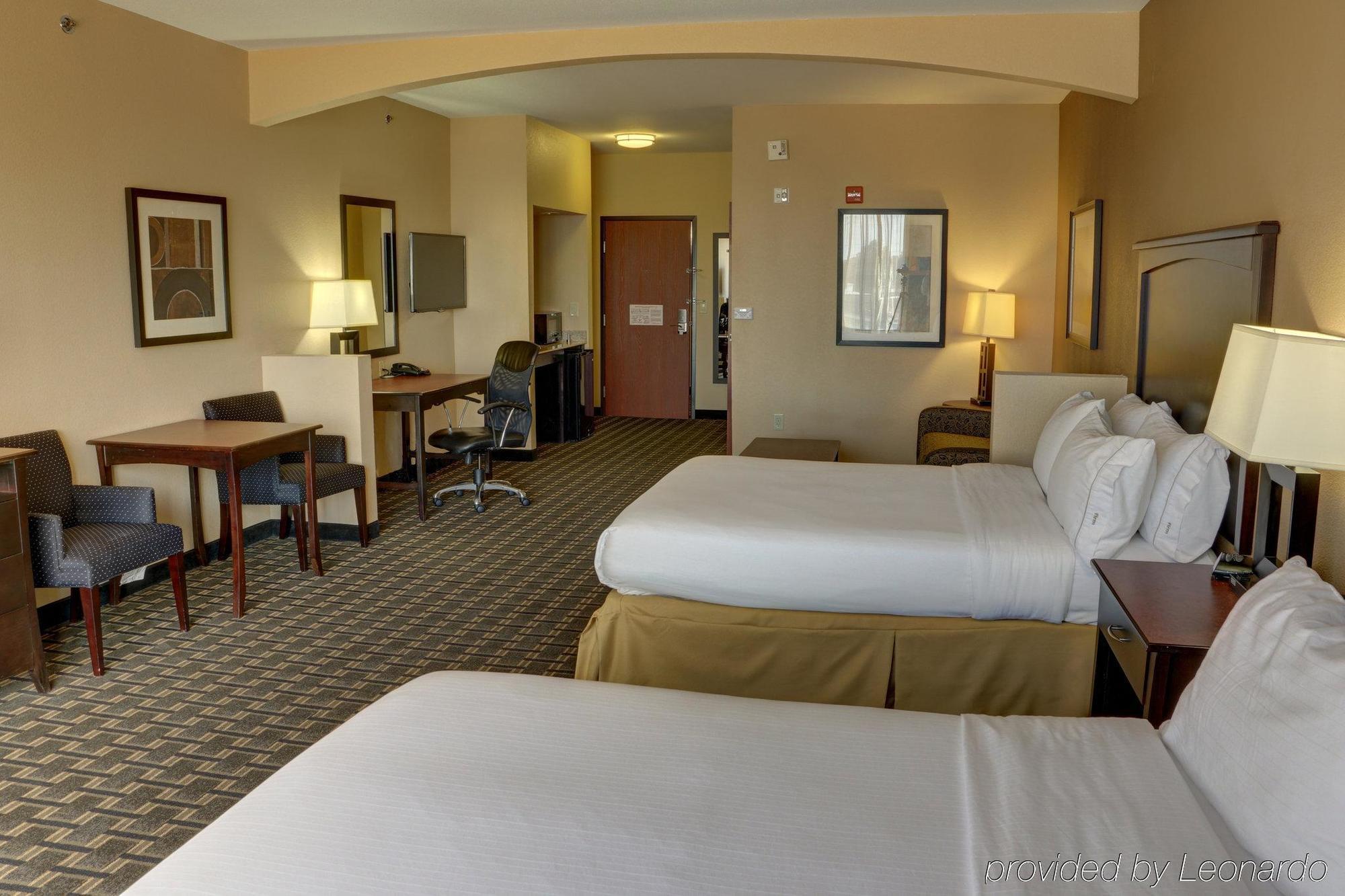 Holiday Inn Express Hotel & Suites Texarkana East By Ihg Exterior foto