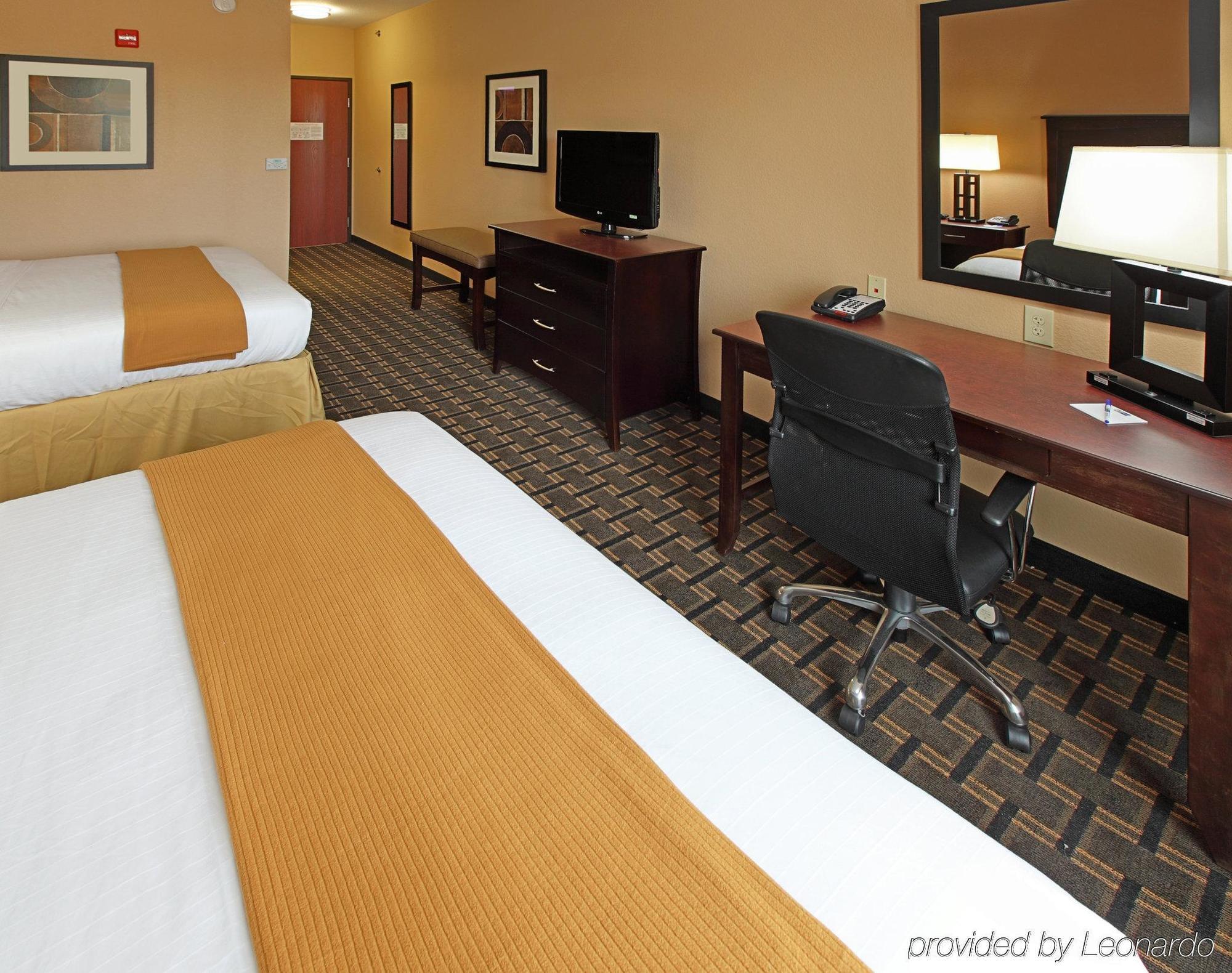 Holiday Inn Express Hotel & Suites Texarkana East By Ihg Exterior foto